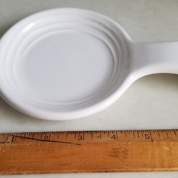 $5/$25 Salt/pepper shakers with spoon rest - Picture 2 of 2